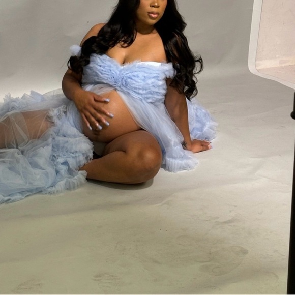 Elegant Dreamy Princess Dusty Blue Tulle Off-Shoulder Maternity Photoshoot Dress - Picture 7 of 16
